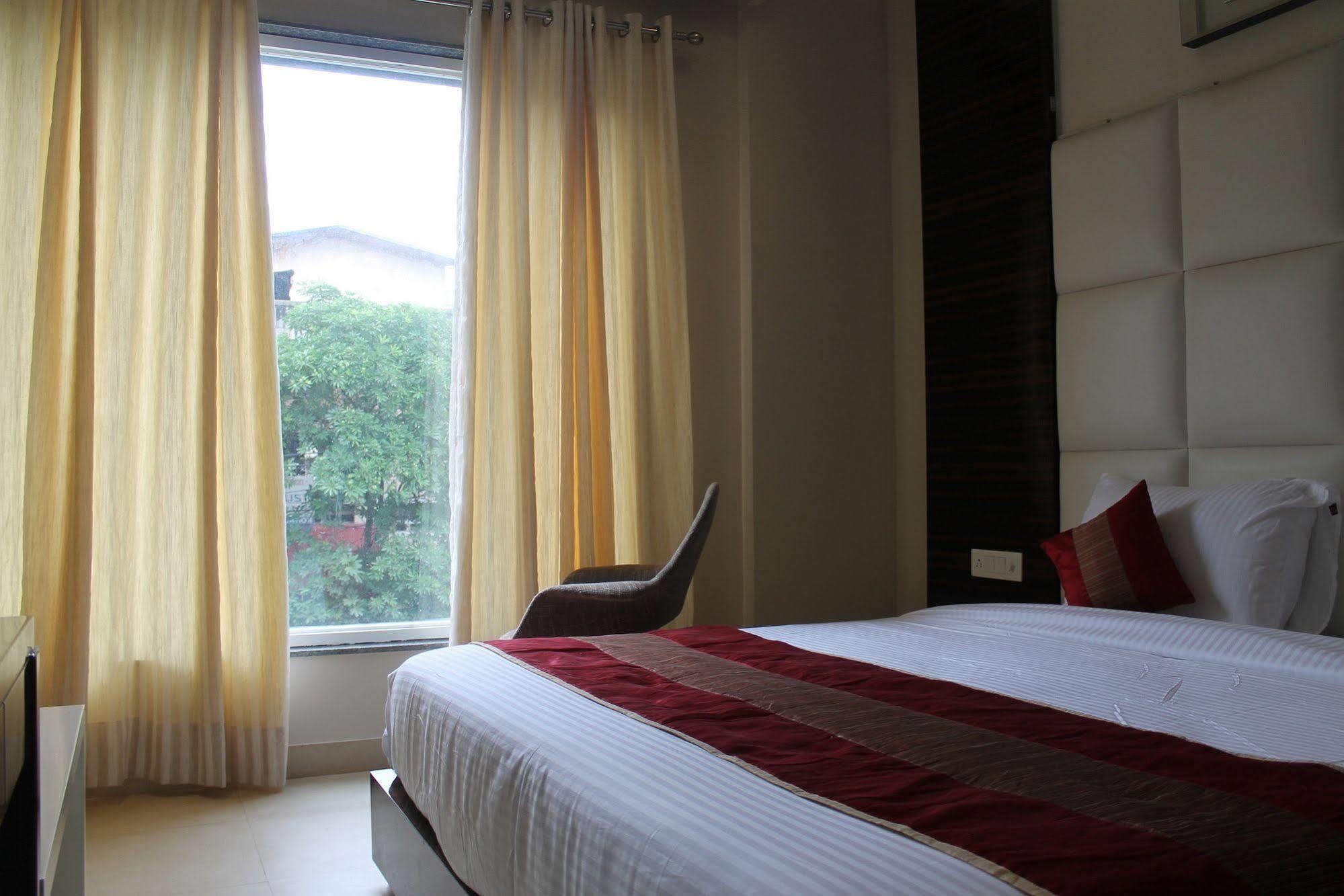 Hotel Gulnar นิวเดลี ห้อง รูปภาพ